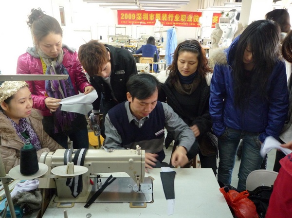 老师在现场操作