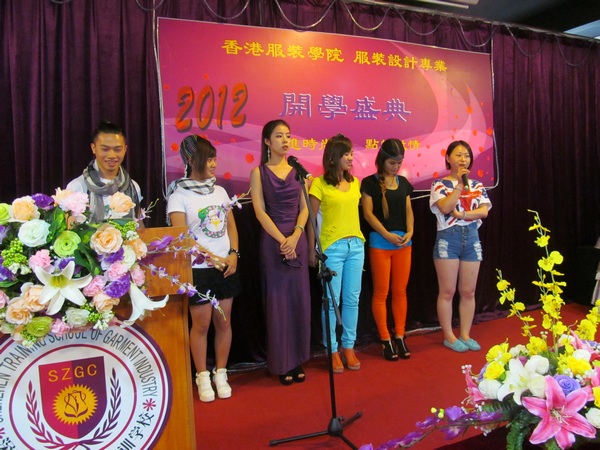 2012第三期学员自己担任服装设计和模特的时装走秀