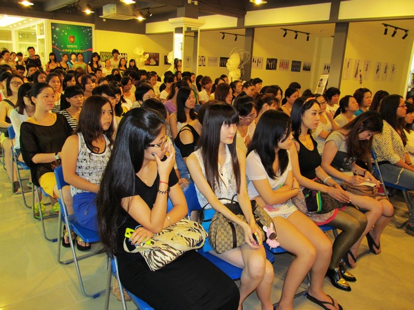 香港服装学院召开2012深圳女职工服装设计师技能大赛动员大会