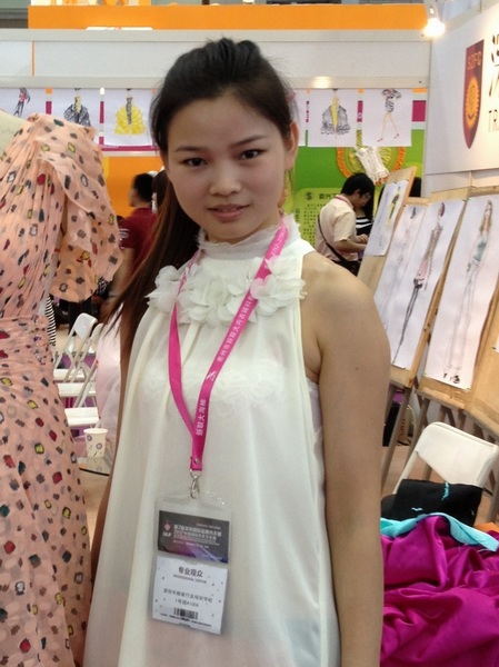 香港服装学院学生彭红丽